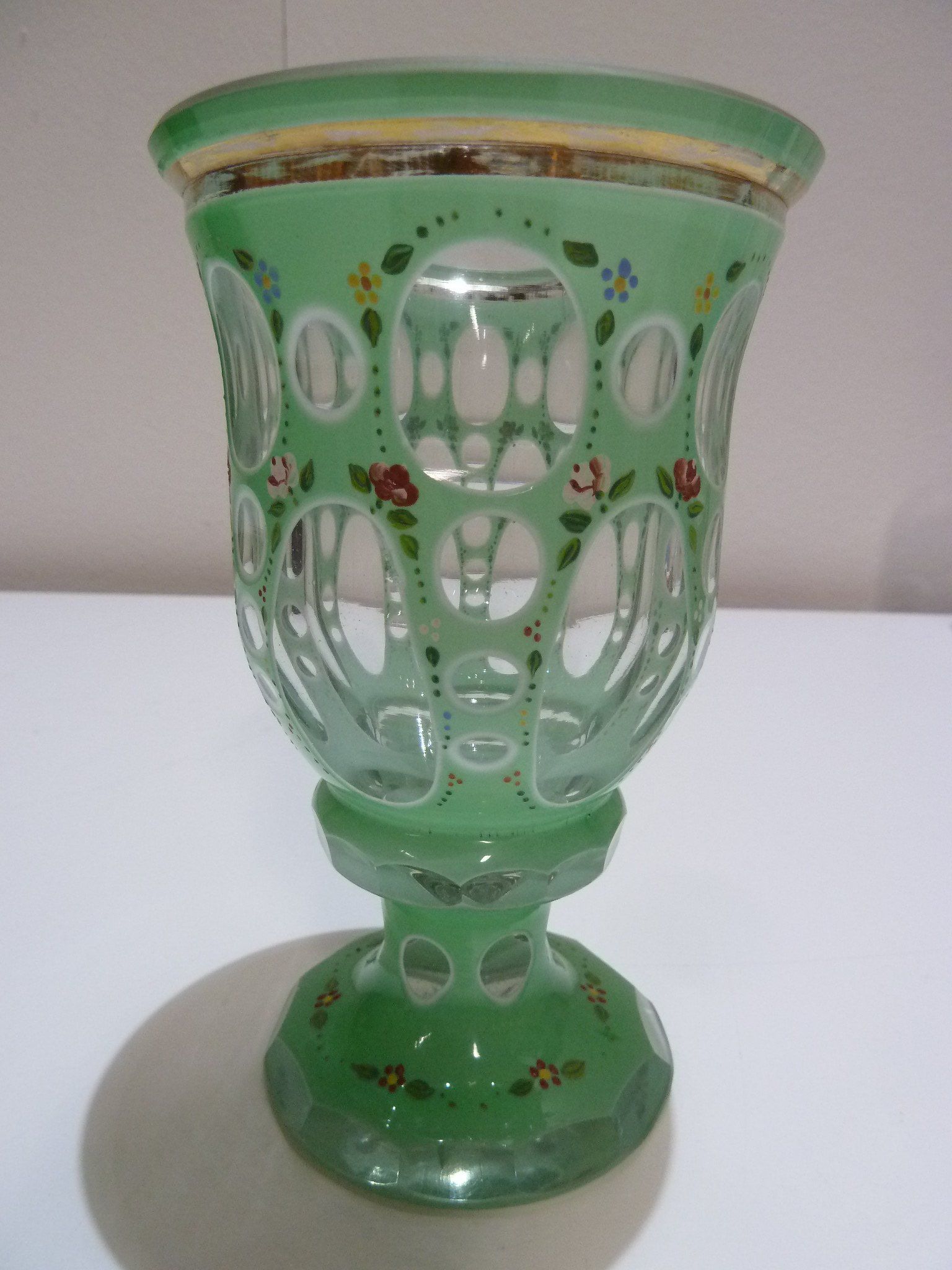 Biedermeier Glas grün überfangen Biedermeier Glas